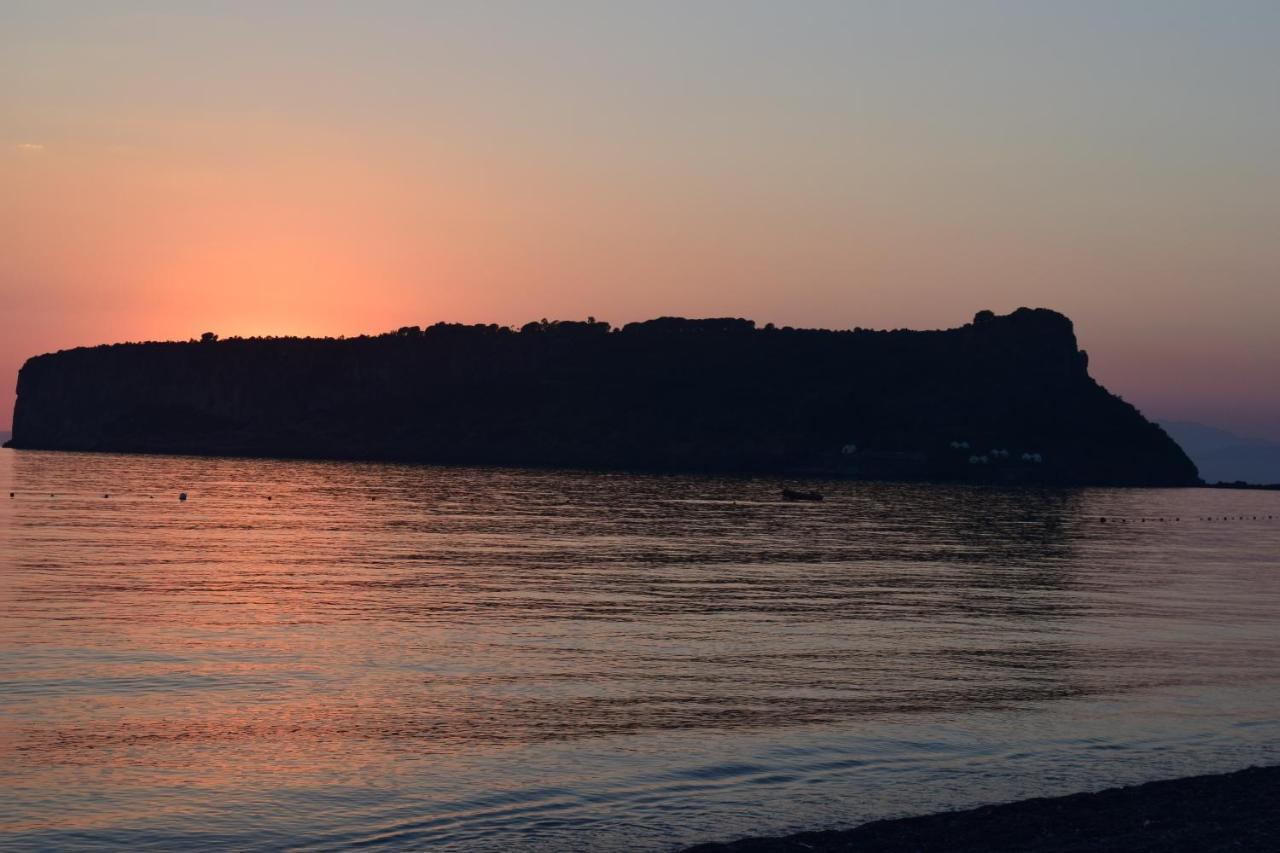 Bed & Breakfast Domus Pepe Scalea Dış mekan fotoğraf